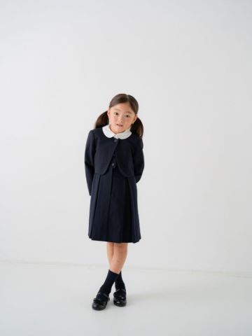 清楚な紺のアンサンブル。学校見学やお受験に最適です。