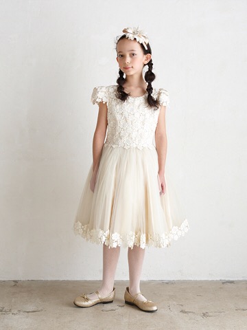 アイボリーの上品な女の子レンタルドレス