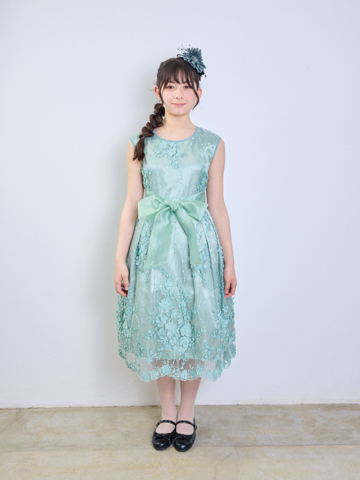 alt="リーフ柄の素敵なカラーレンタルドレス"