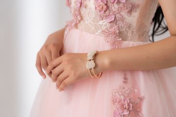 ゴールド　リボンブレスレット　 A-42