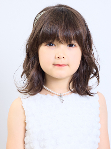 フラワークラウン・リボンで結ぶタイプです。軽くて、調整しやすく可愛らしいデザインです。